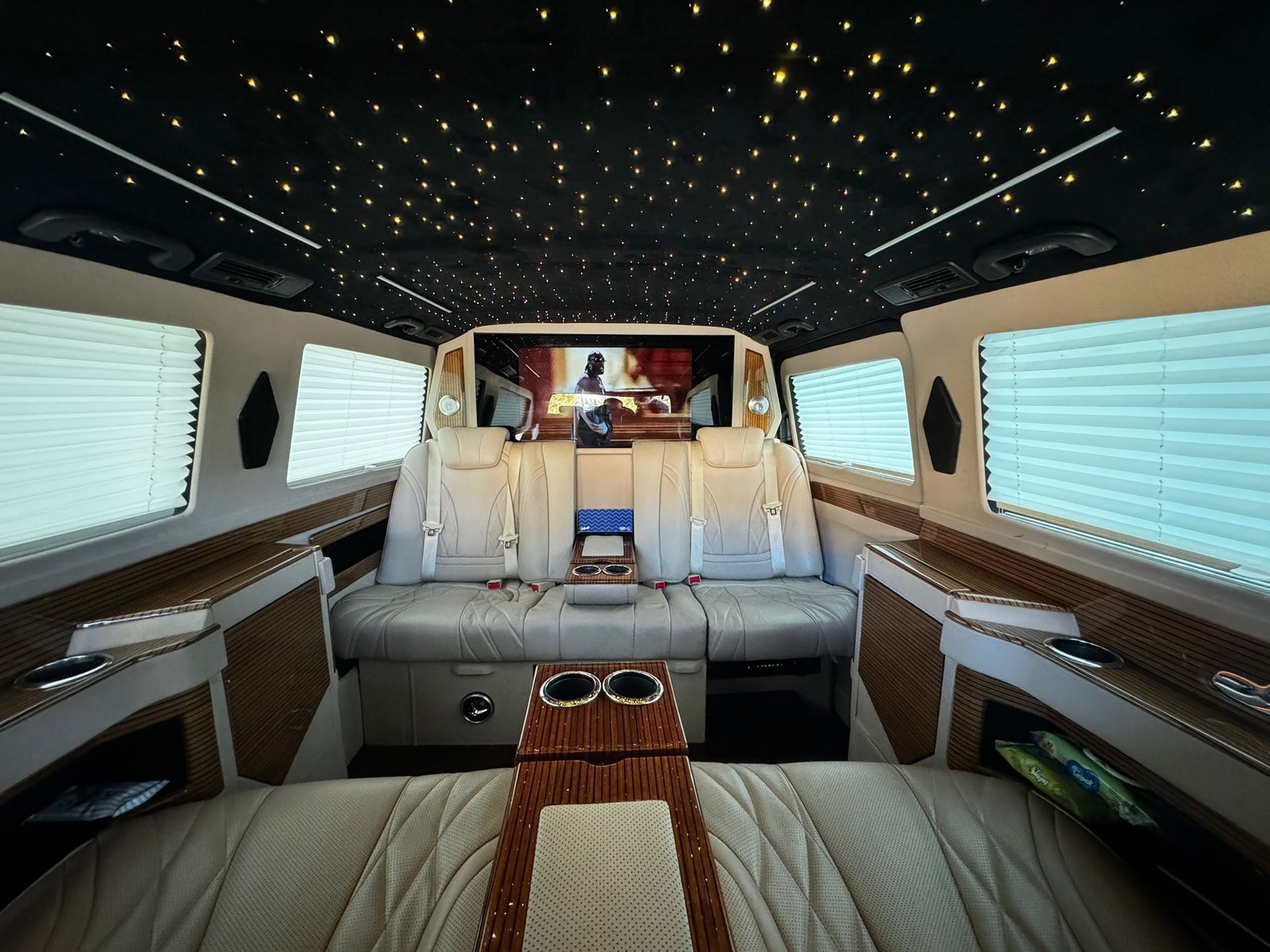 Luxusfahrzeug für Antalya Flughafen Transfer mit Egece VIP Service